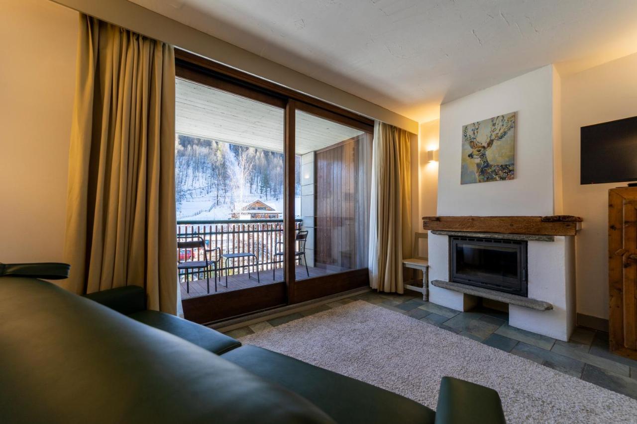 Alpesmith - Bike & Ski Apartments Bardonecchia Exterior foto