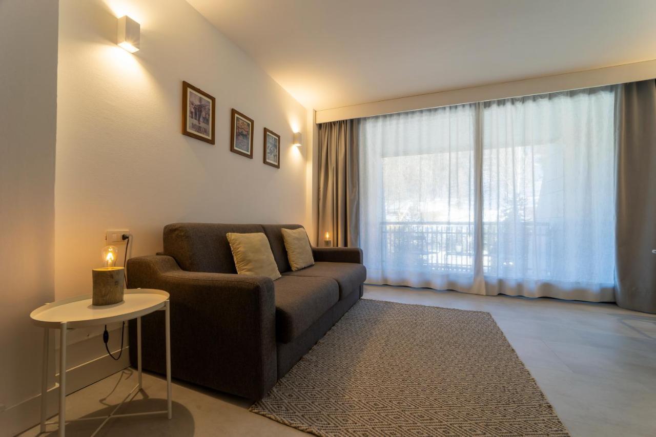 Alpesmith - Bike & Ski Apartments Bardonecchia Exterior foto