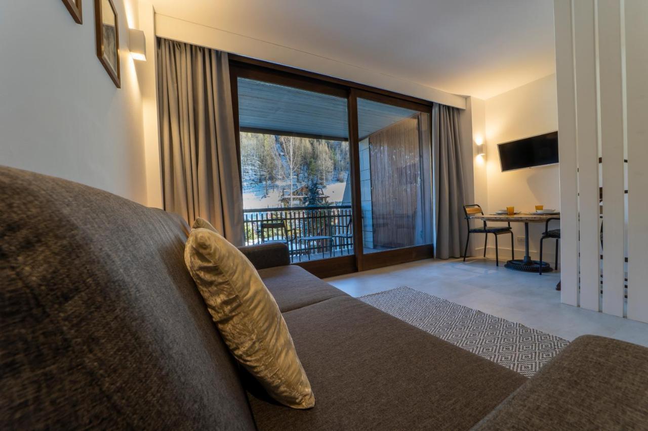 Alpesmith - Bike & Ski Apartments Bardonecchia Exterior foto
