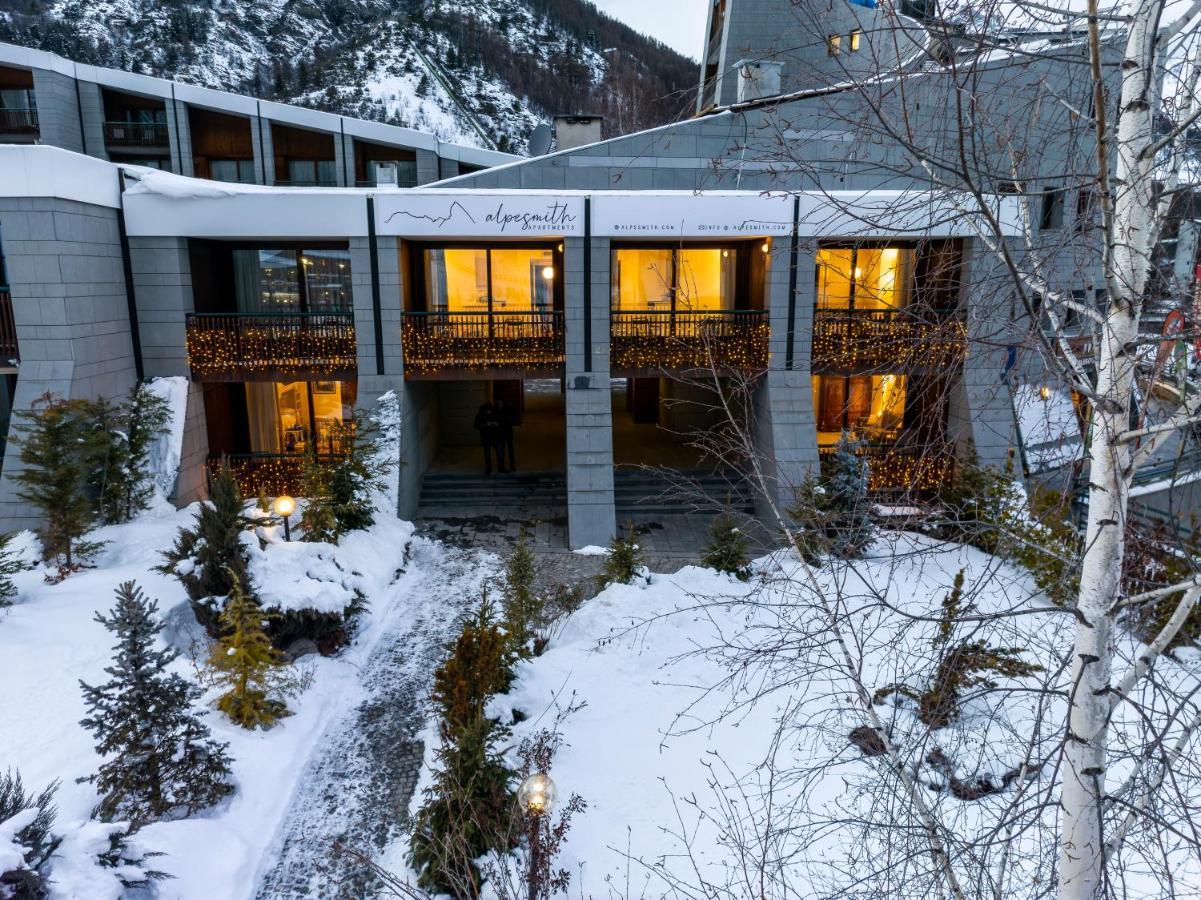 Alpesmith - Bike & Ski Apartments Bardonecchia Exterior foto