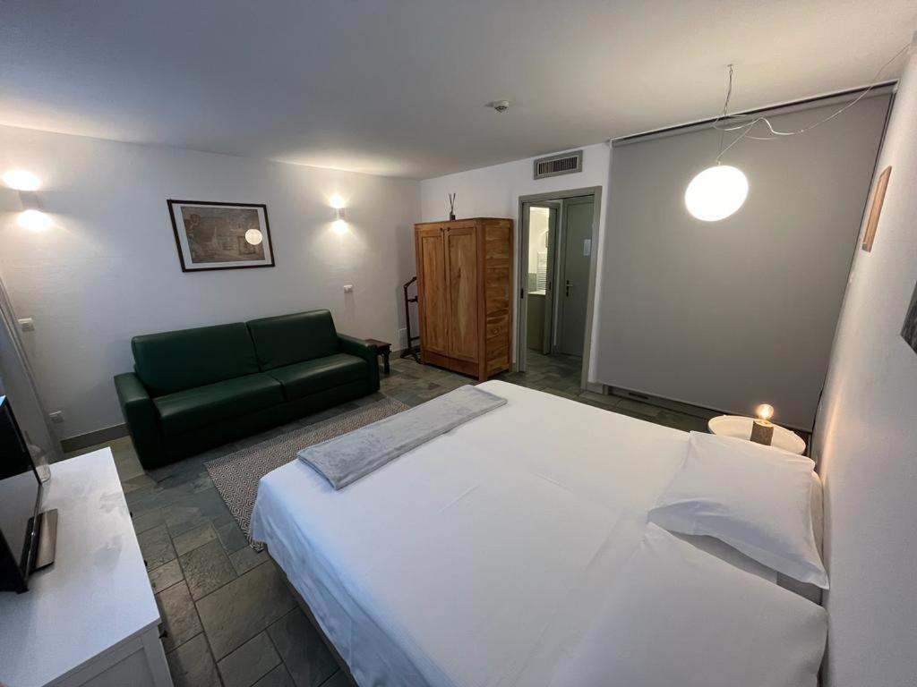 Alpesmith - Bike & Ski Apartments Bardonecchia Exterior foto